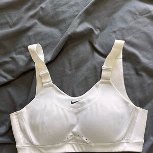 Nike dry-fit sports bra size s